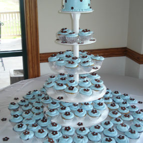 blue baby shower cupcakes