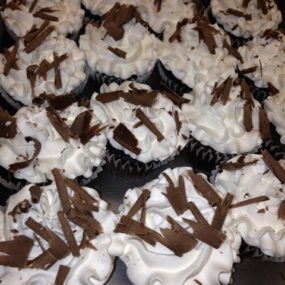 chocolate curls cupcakes