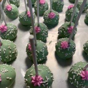 cactus cake pops